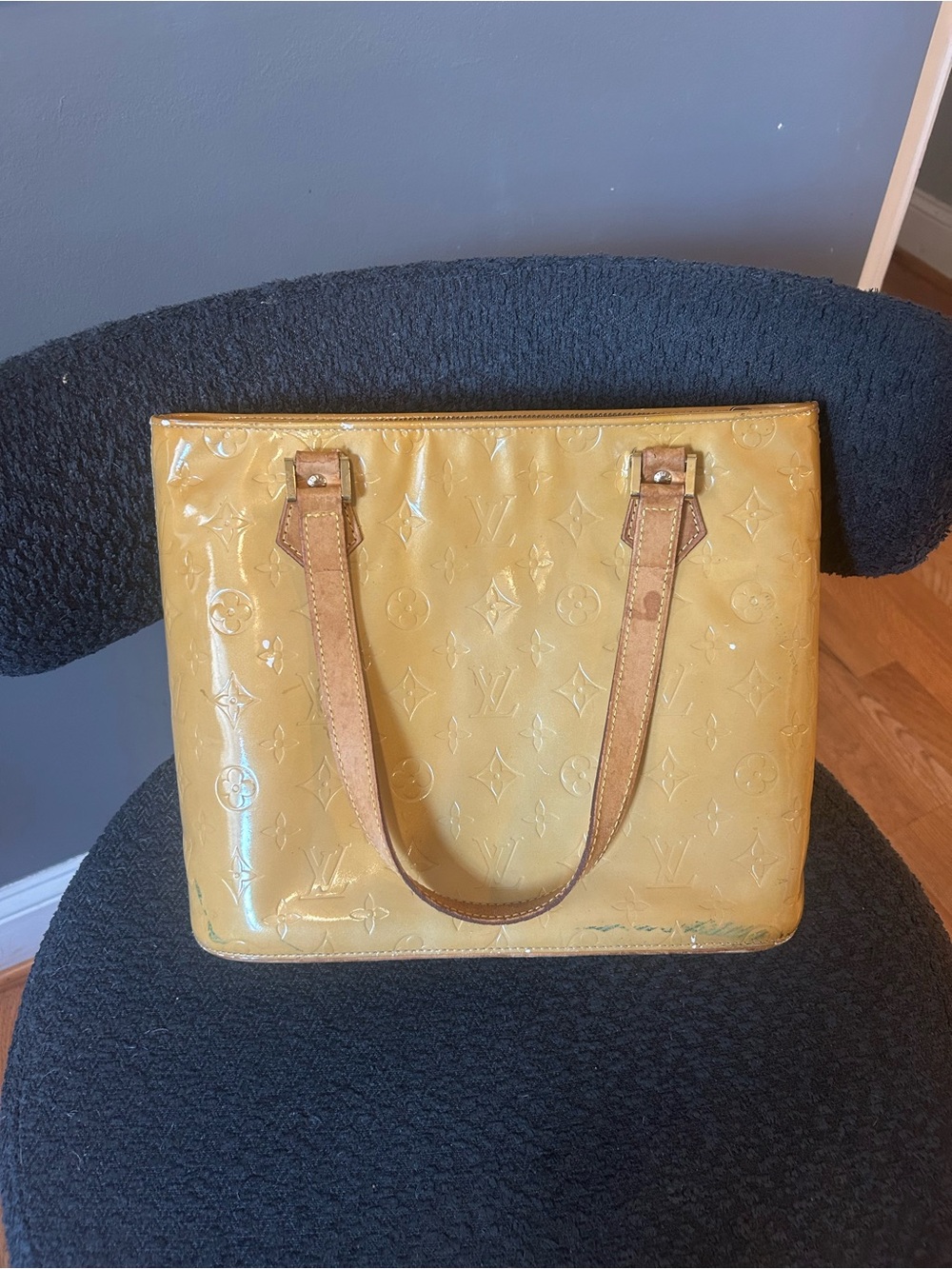 Authentic Louis Vuitton Houston Vernis Tote in Yellow with COA